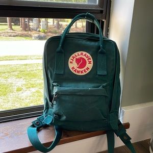 Fjällräven Kånken mini backpack!